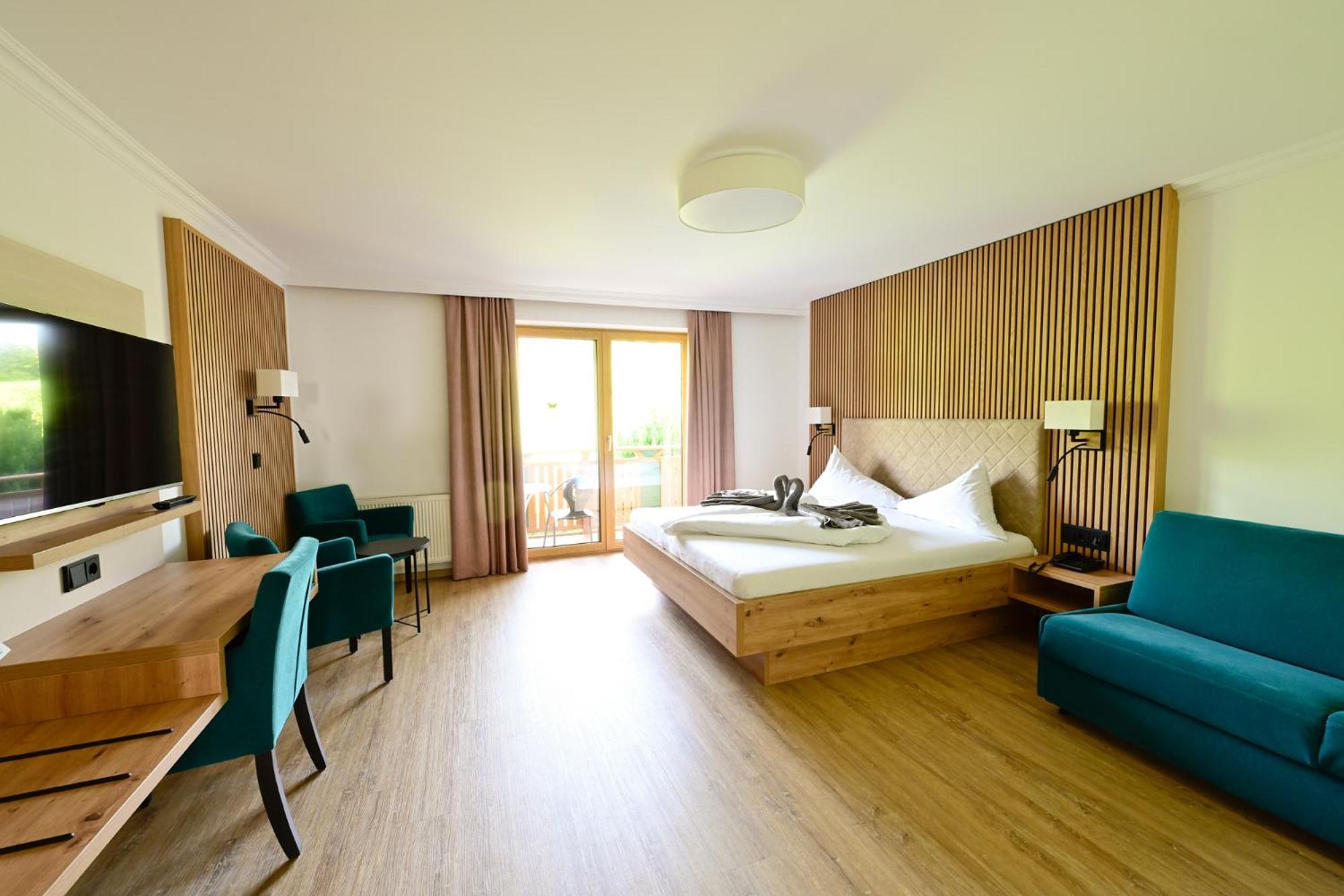 Ferienhotel Hofer Superior Strass im Attergau Exterior photo